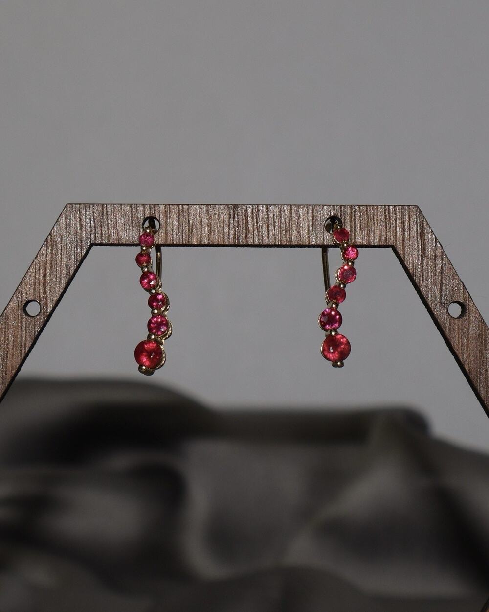 14k Yellow Gold Natural Ruby Dangle Earrings 2.28G / 0.9in / 0.95tcw